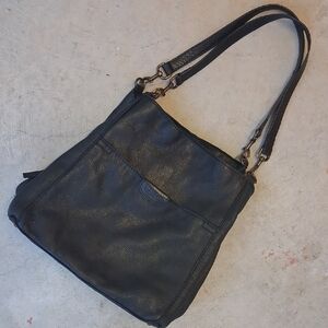 Elegant Black Leather Shoulder Bag